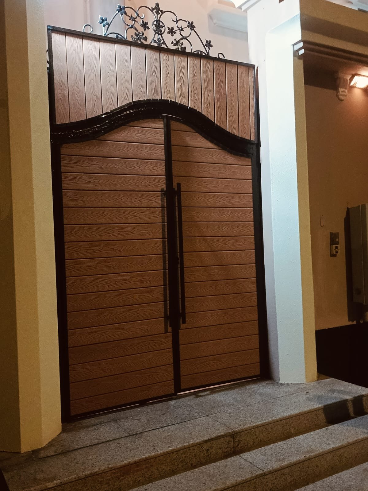 تلبيس ابواب بديل الخشب الاحساء 0501277643